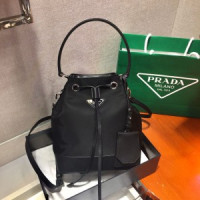 프라다 듀엣 리나일론 버킷 백