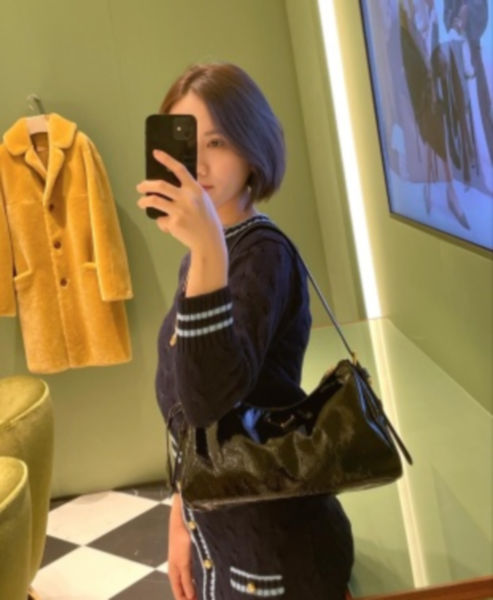 프라다 아르케 나플락 페이턴트 가죽 숄더백