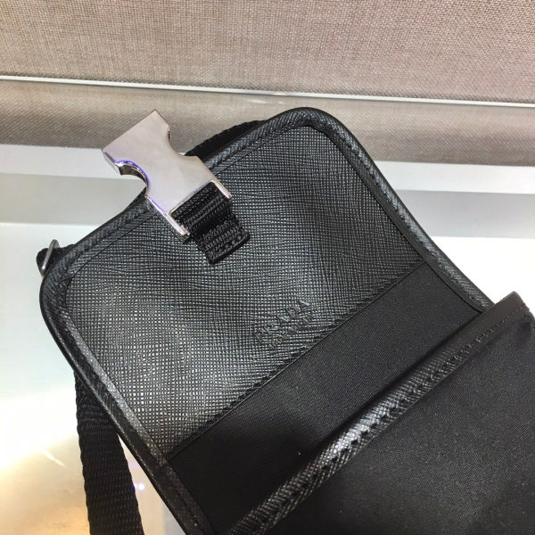 프라다 리나일론 폰 홀더백