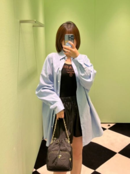프라다 듀엣 나일론 프론트 포켓 버킷백