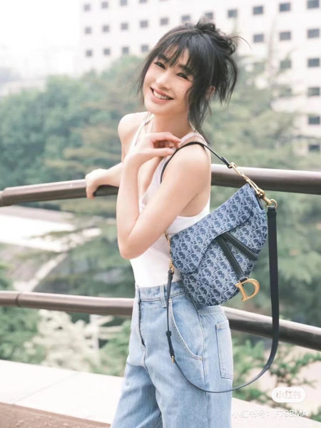 디올 새들 스트랩백