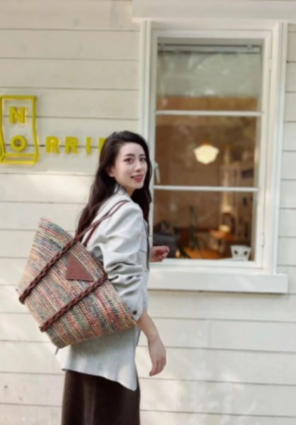 프라다 삼각로고 라피아 토트백(2color)