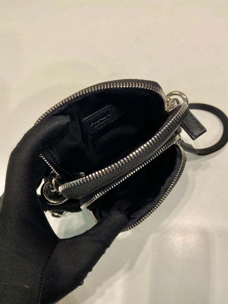 프라다 나일론 스마트폰 케이스