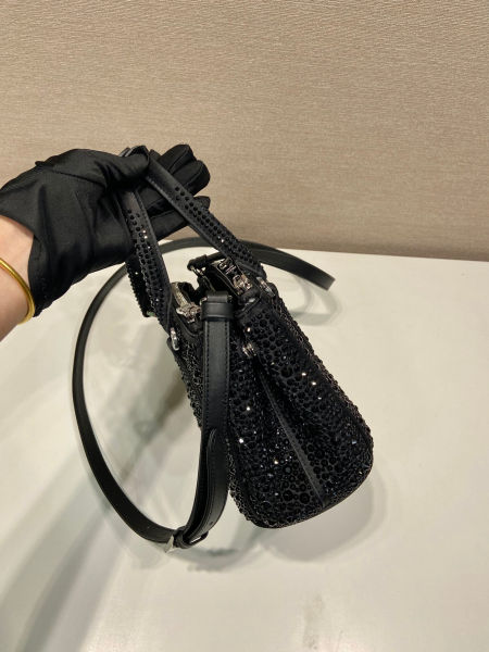 프라다 갤러리아 크리스털 장식 새틴 미니백