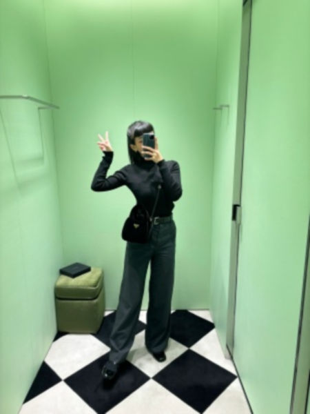 프라다 벨벳 미니 핸드백