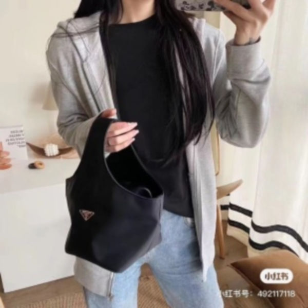 프라다 미니 복조리백