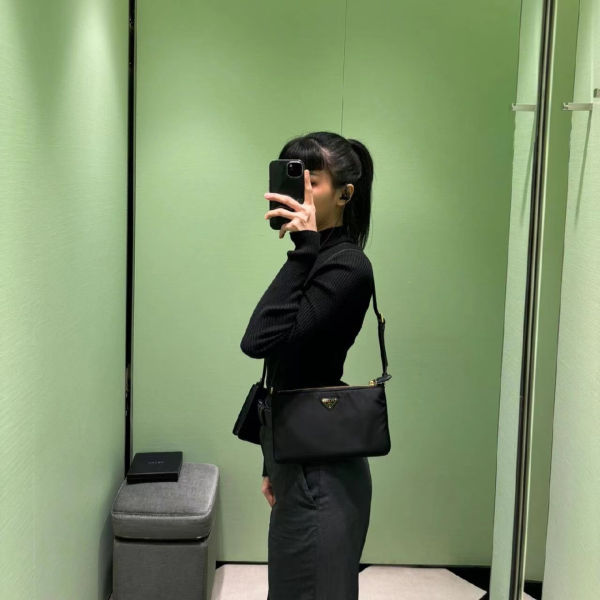프라다 리나일론 파우치 숄더백(2color)