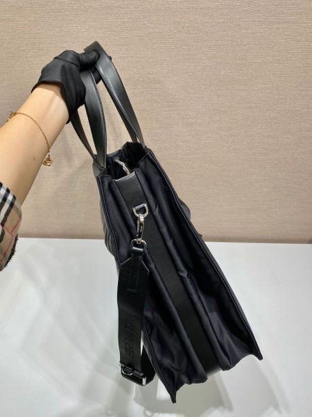 프라다 리나일론 토트백