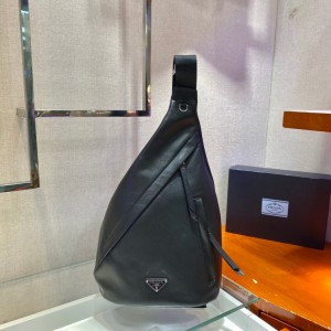 프라다 리나일론 앤 레더 백팩