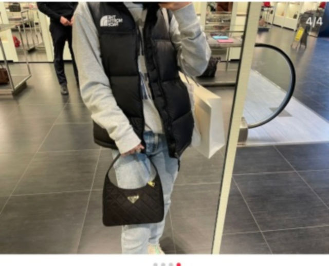 프라다 나일론 퀼팅 호보 숄더백