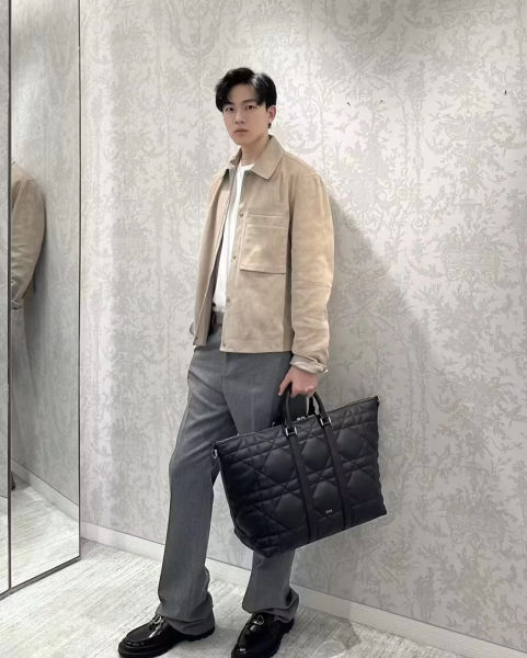 디올 위켄더 40 토트백
