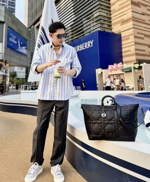 디올 위켄더 40 토트백