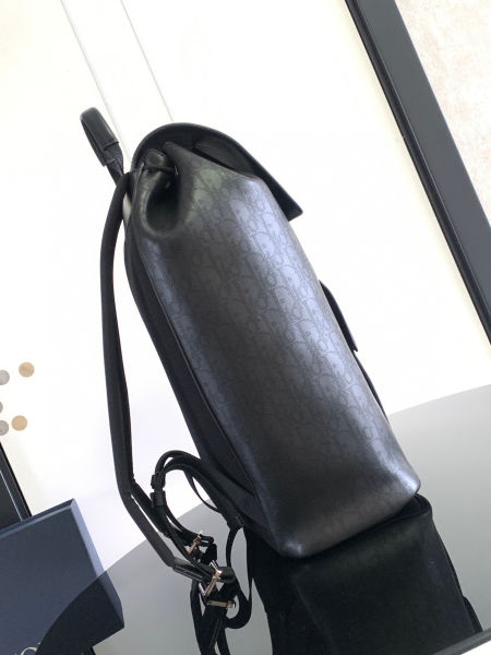 디올 모션 백팩