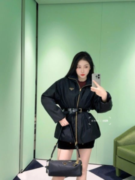 프라다 미디엄 리나일론 숄더백