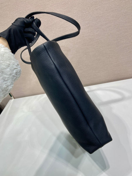 프라다 라지 가죽 토트백