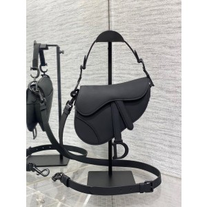 디올 오블리크 새들 스트랩백