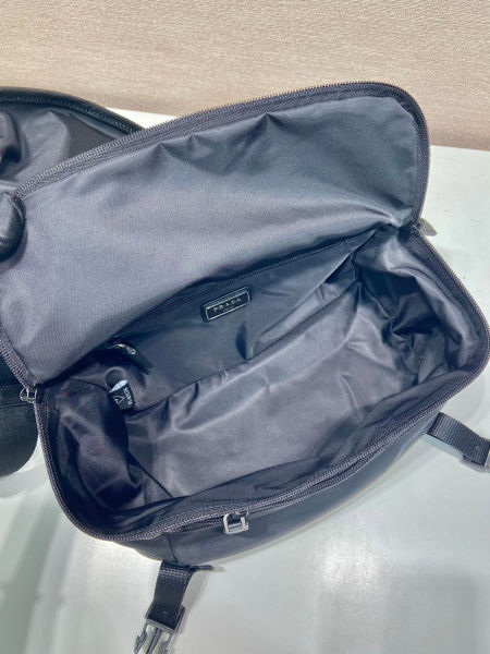 프라다 미디움 클래식 메신저백