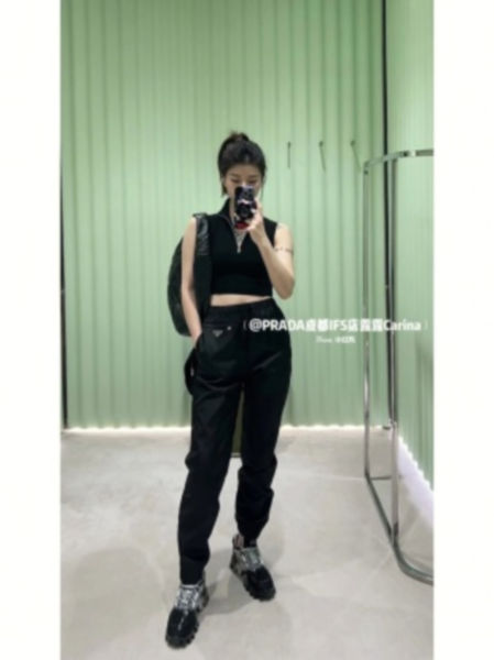 프라다 라지 탑스티치 나파 레더 백