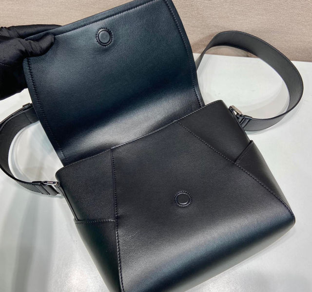 프라다 메신저 숄더백(2color)