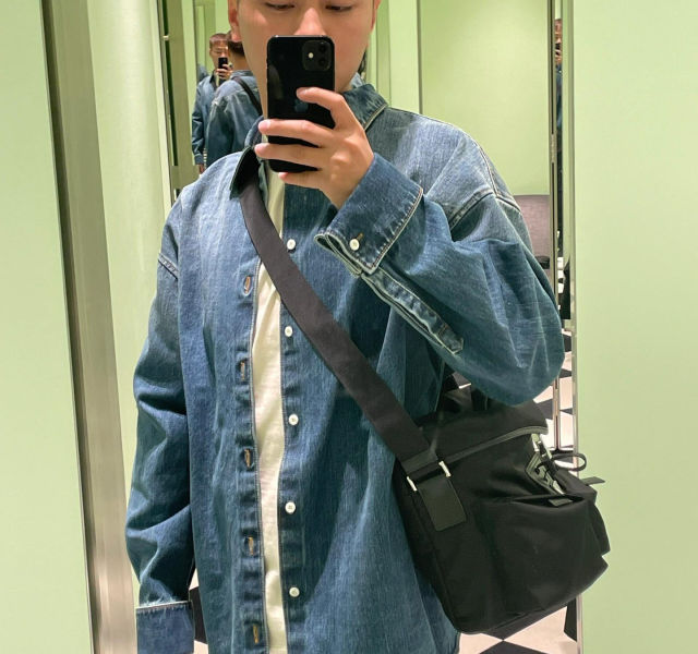 프라다 리나일론 삼각로고 숄더백