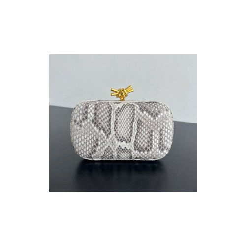 보테가 놋 스네이크스킨 클러치백