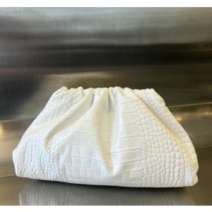 보테가 크로커다일 만두 클러치백