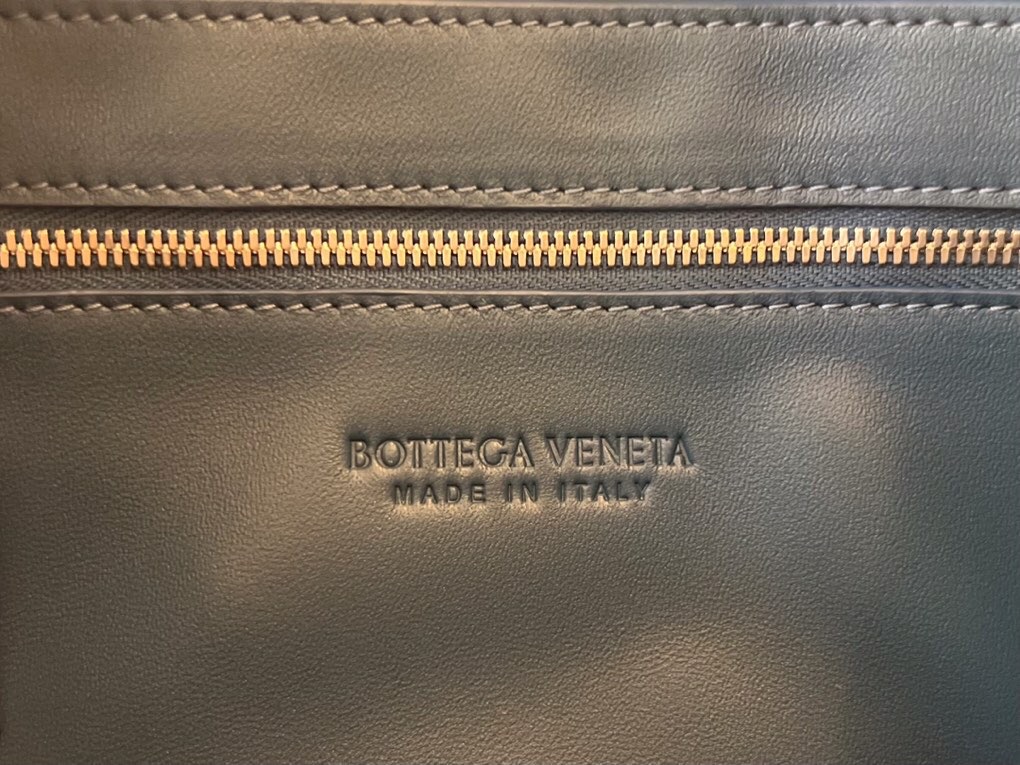 보테가 브릭 카세트백