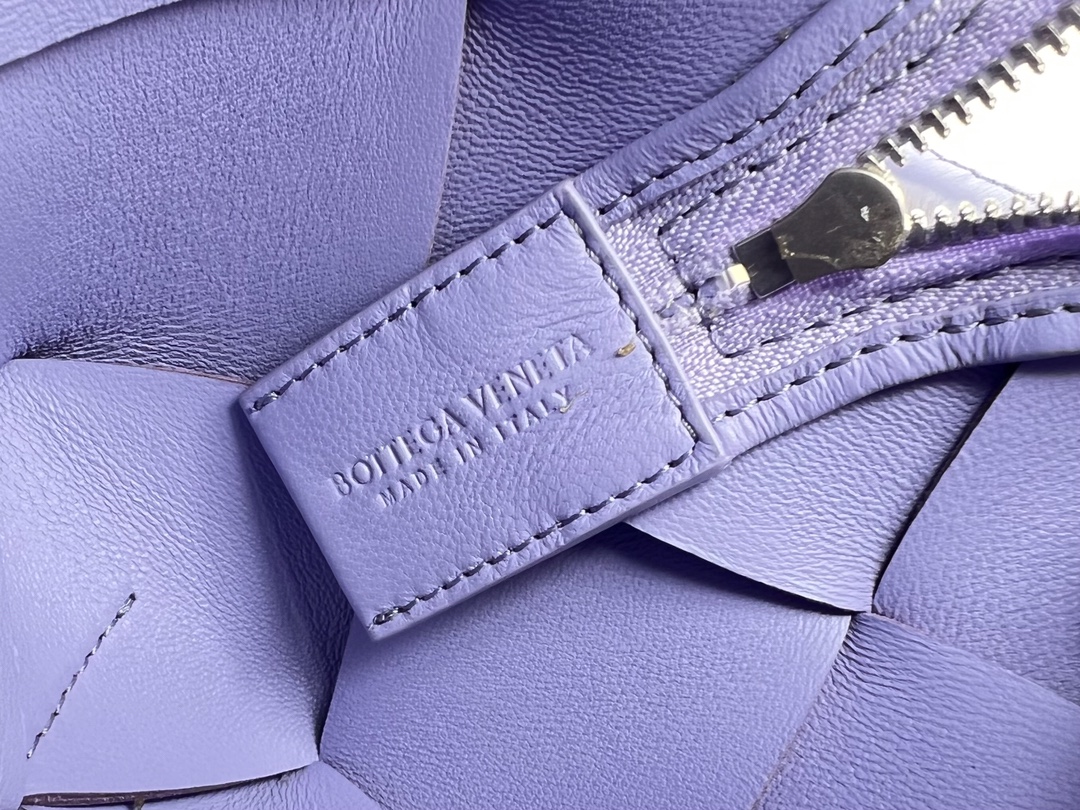 보테가 인트레치아토 카세트 크로스백