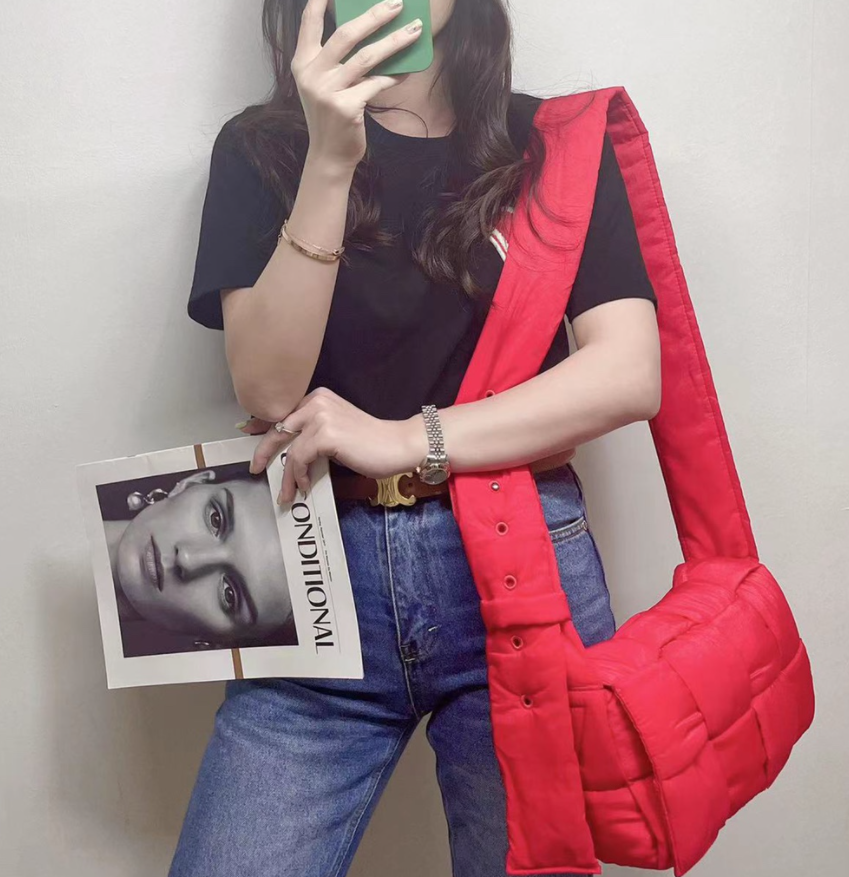 보테가 패딩 나일론 테크 카세트백