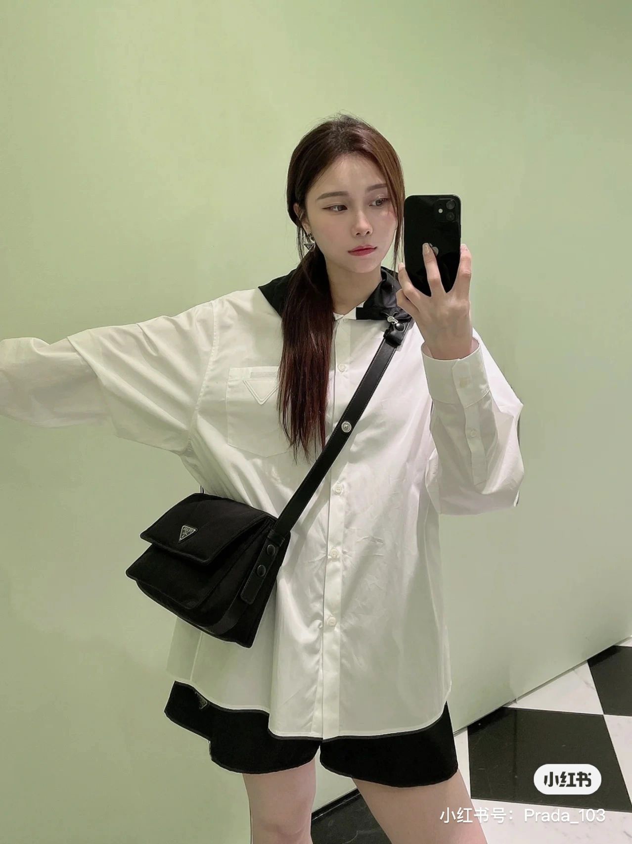 프라다 스몰 패딩 리나일론 숄더백