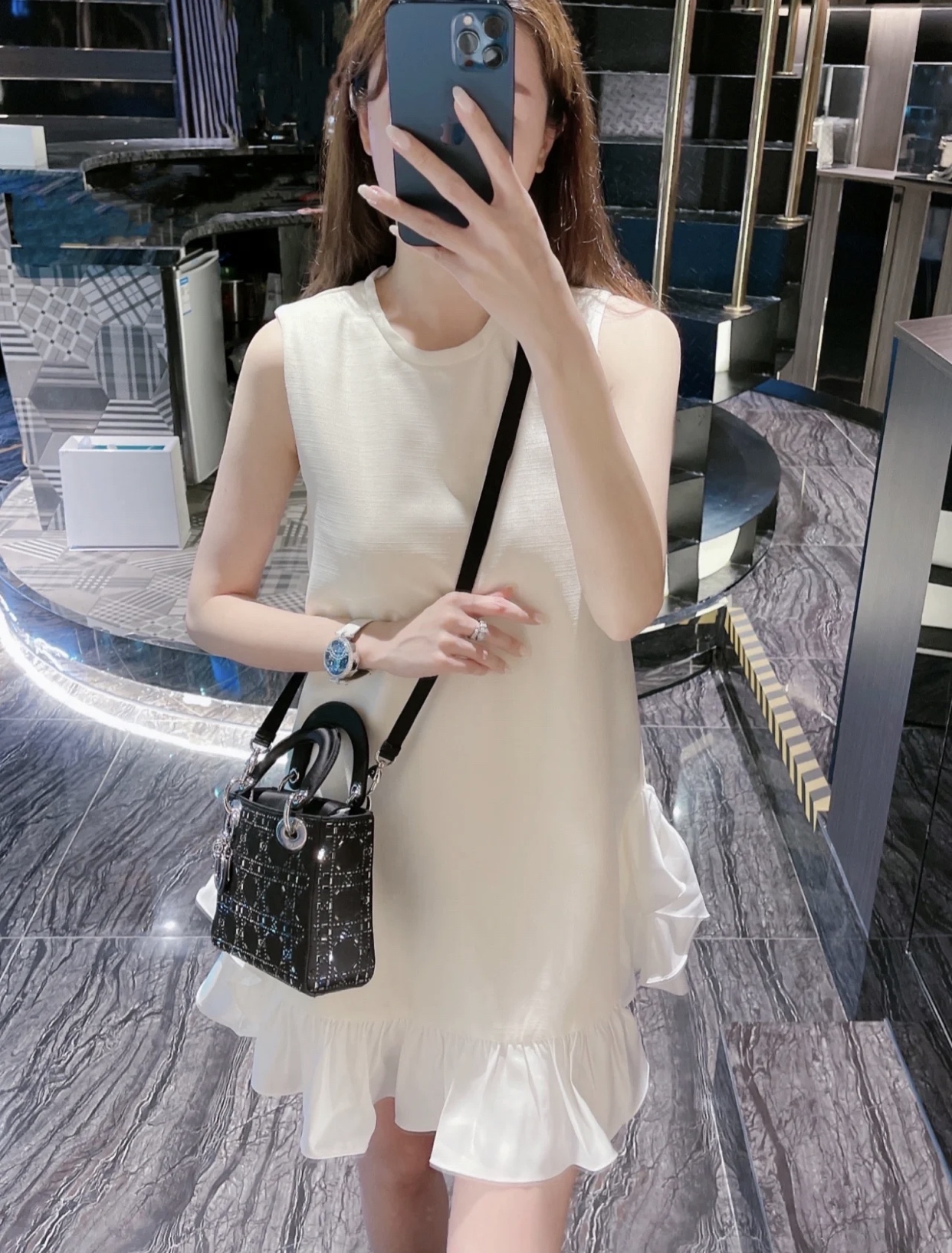 D. 레이디 디올 스톤 까나쥬 새틴백