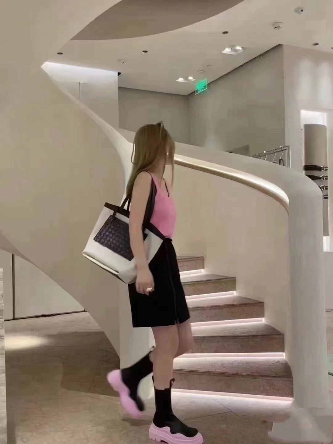 보테가 미디엄 플립 플랩
