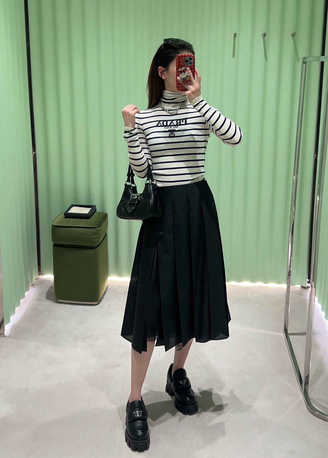 프라다 문백 나파 레더 숄더백
