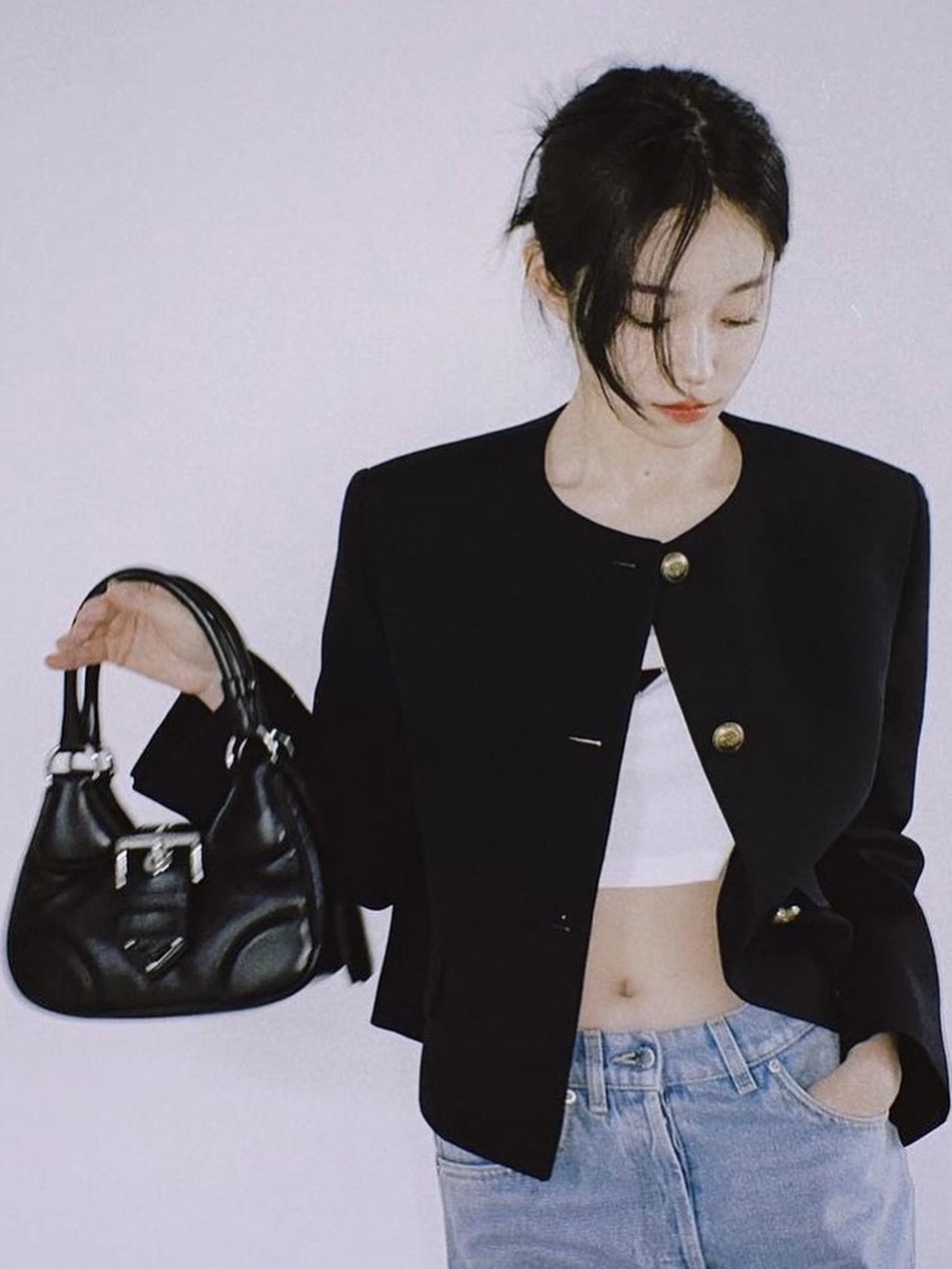프라다 문백 나파 레더 숄더백