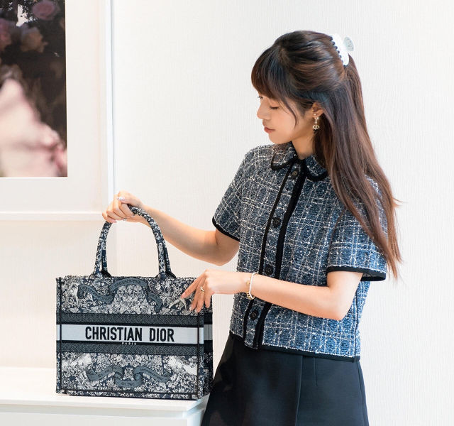 D. 플라워 스타 패턴 미디엄 북 토트백(3color)