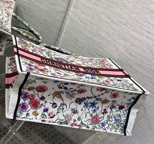 D. 쟈뎅 디베르 모티프 라지 북 토트백(2color)