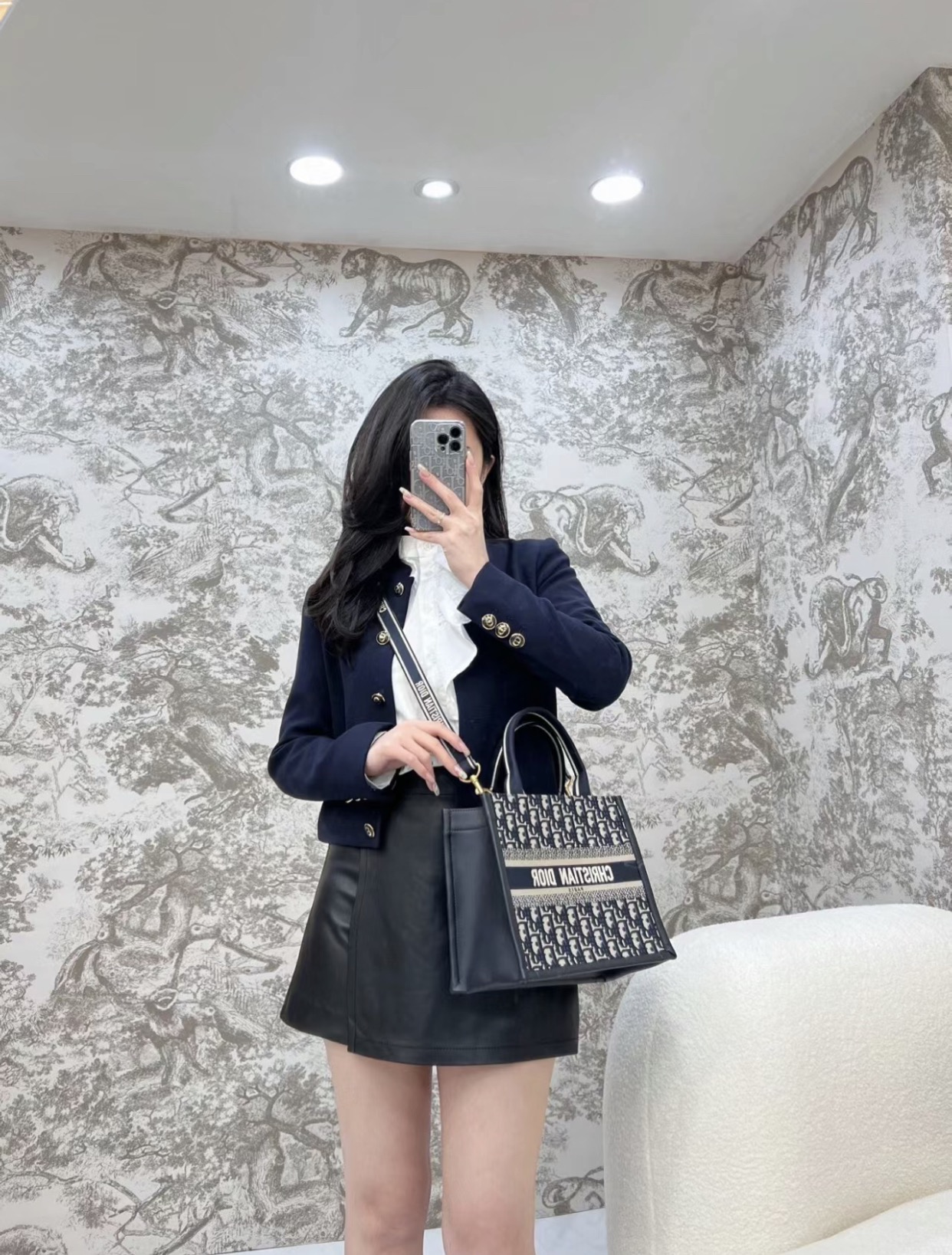 D. 오블리크 북 토트 백