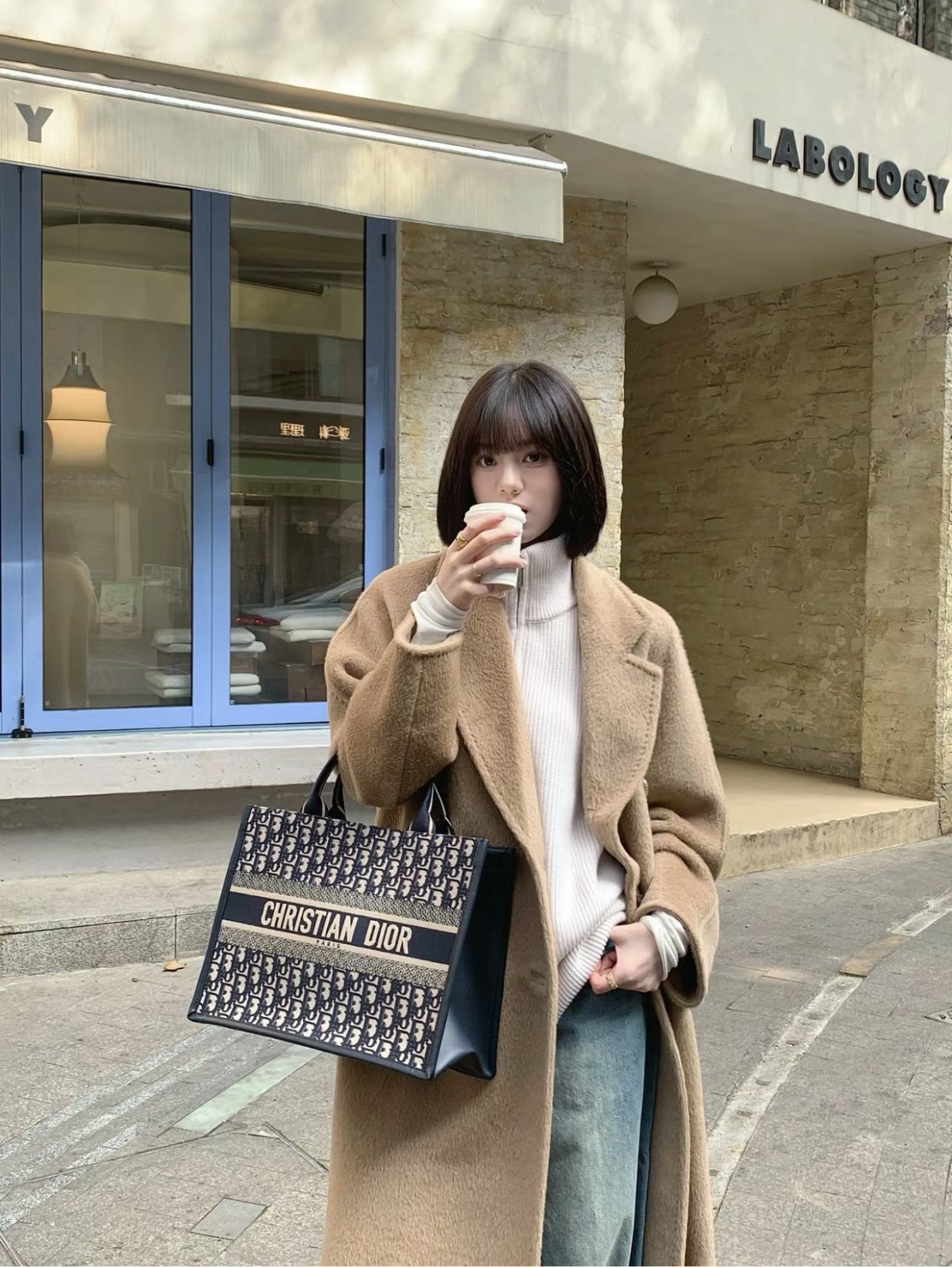 D. 오블리크 북 토트 백