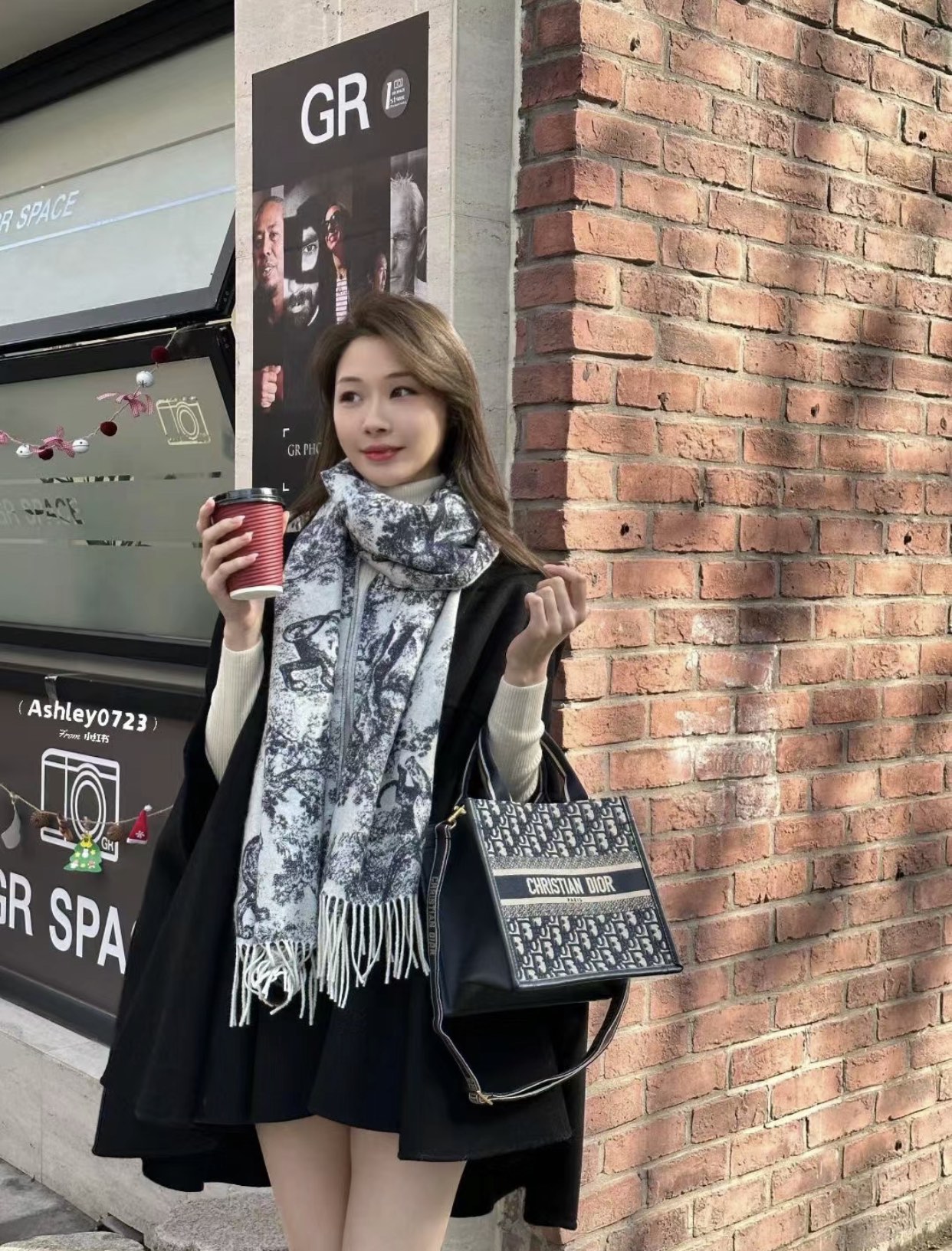 D. 오블리크 북 토트 백