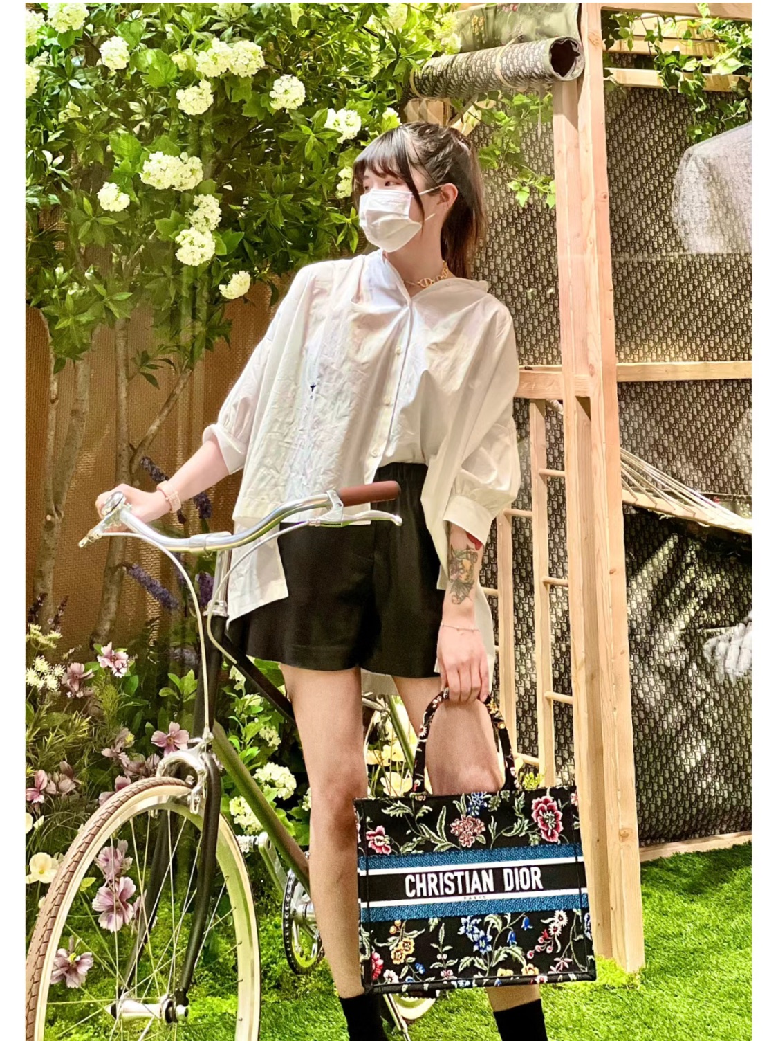 D. Petites Fleurs 북 토트백