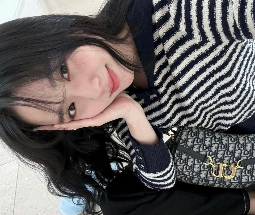 D. 오블리크 CD 베사체 스몰 백