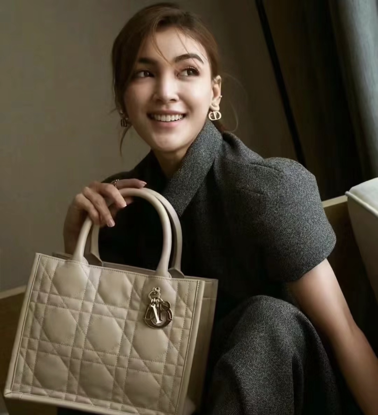 D. 매크로 까나쥬 파우더 북 토트 스몰 백