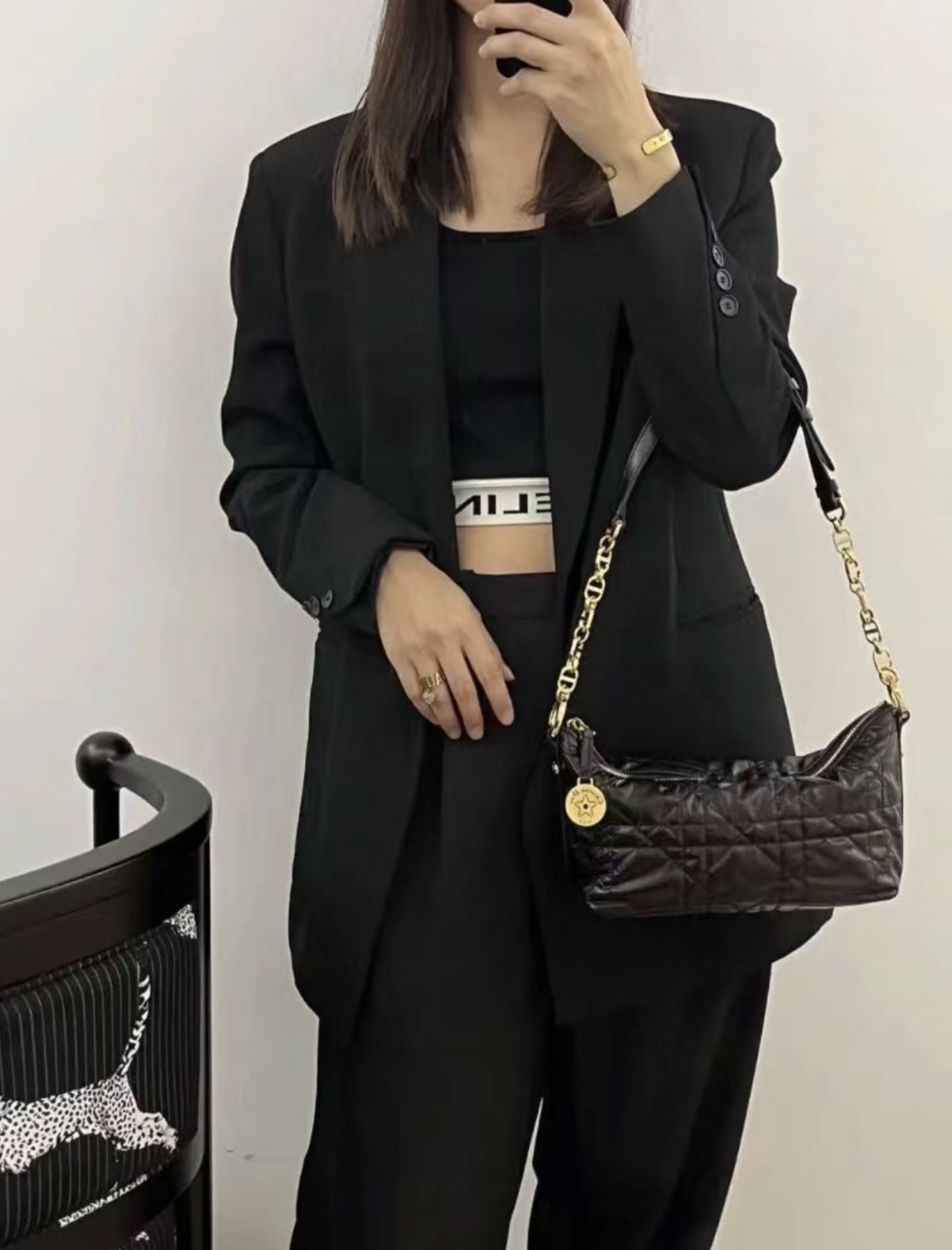 D. 매크로 까나쥬 크링클 체인 호보백