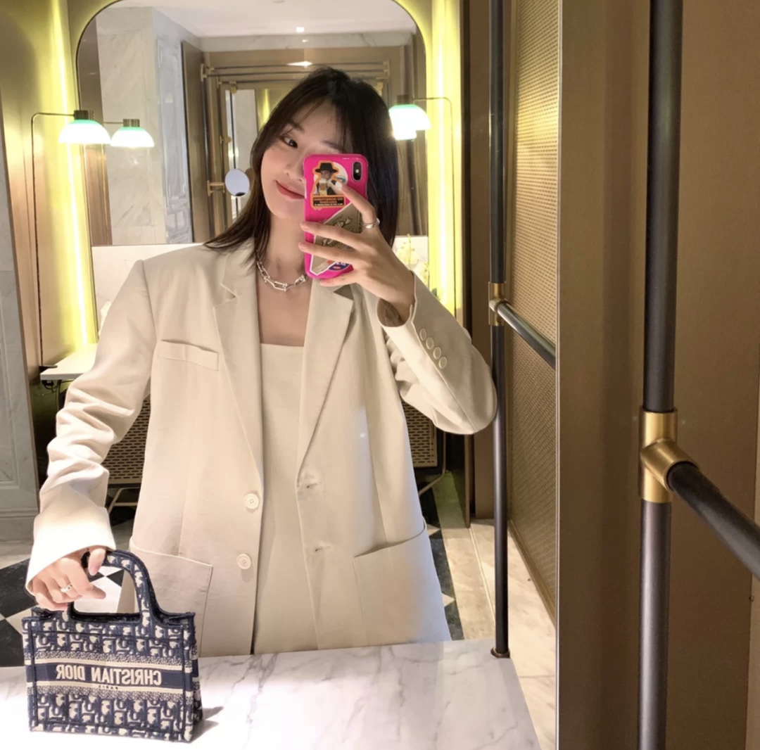D. 자수 캔버스 미니 북 토트백