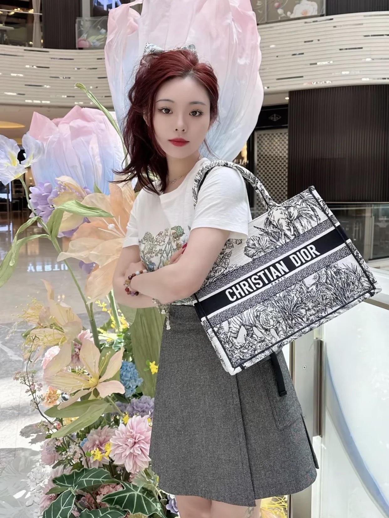 D. 에뚜왈 드 보야지 라지 북 토트백
