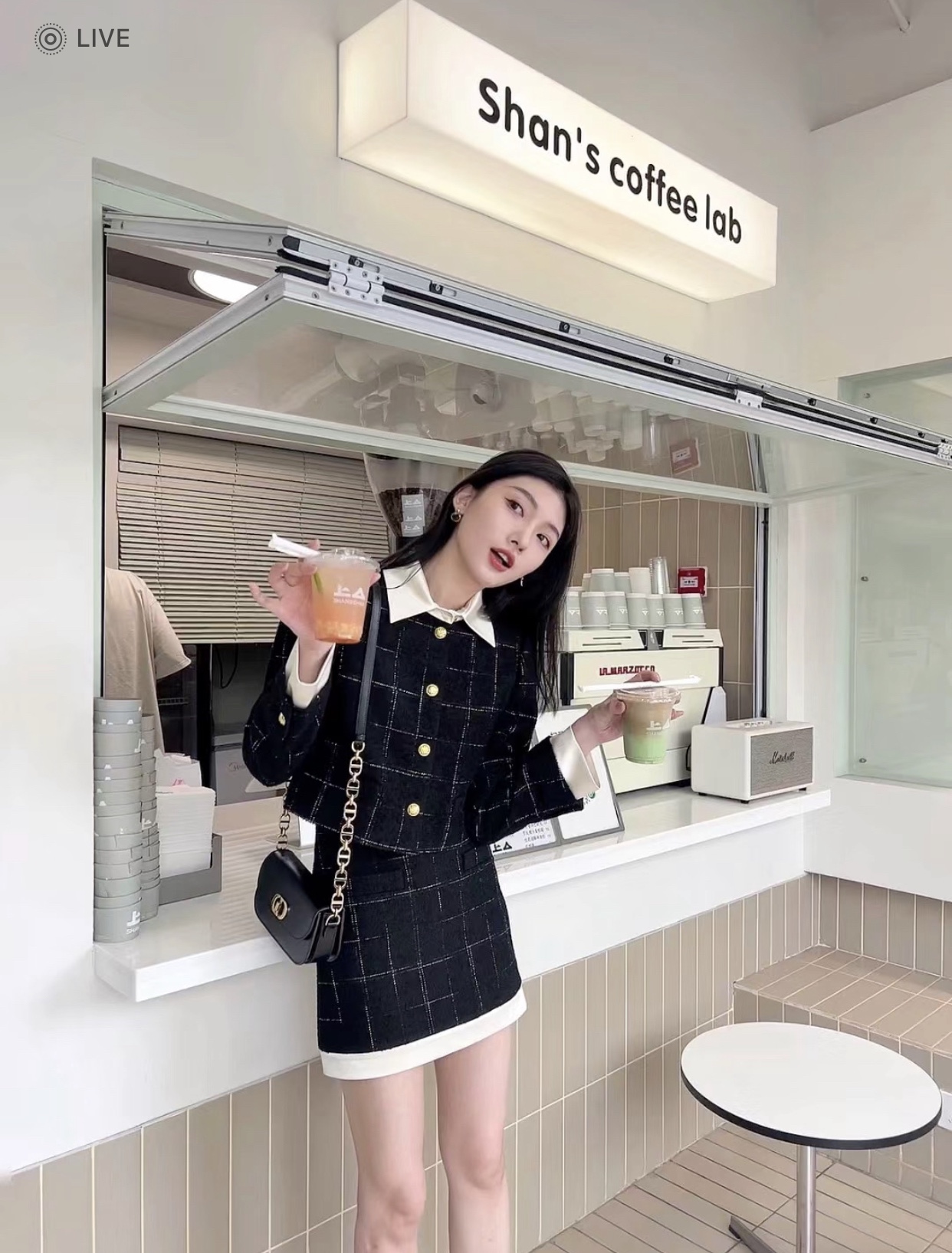 D. 몽테인30 에비뉴백
