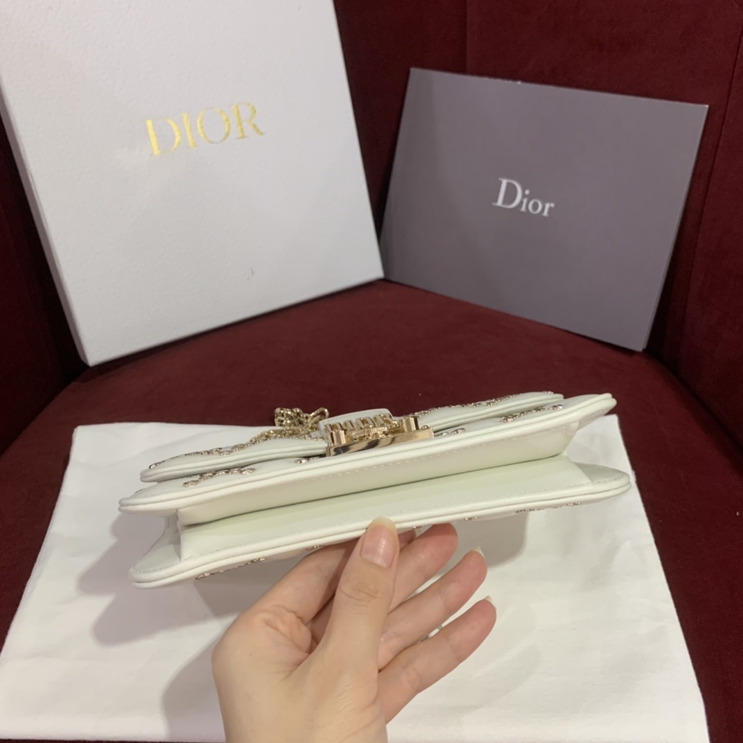 D. 어딕트 스터드 스몰 플랩백