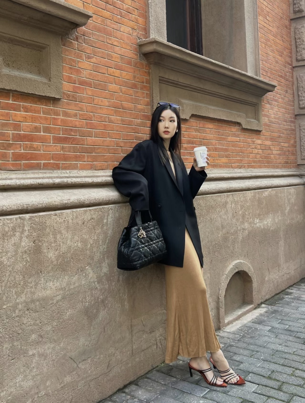 D. 뚜주흐 미디엄 토트백