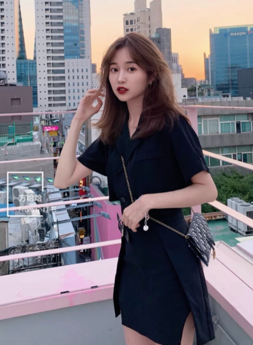 D. 오블리크 새들 체인 월릿