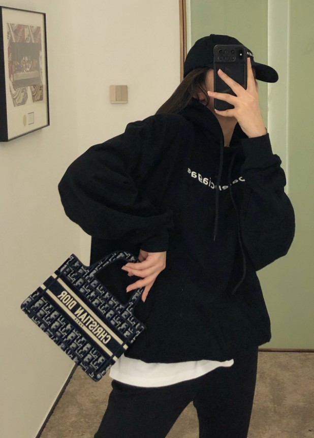 D. 오블리크 북토트백 미니